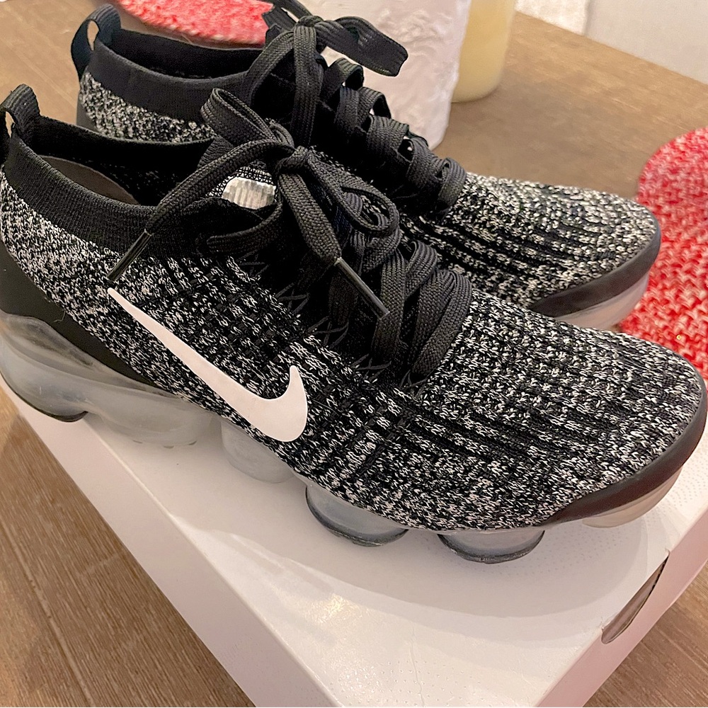 Women’s Air Vapormax Flyknit 3 Black White Size 7